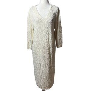 Womens M Cream Textured Knit V-Neck Dress With 3/4 Sleeves & Relaxed Fit